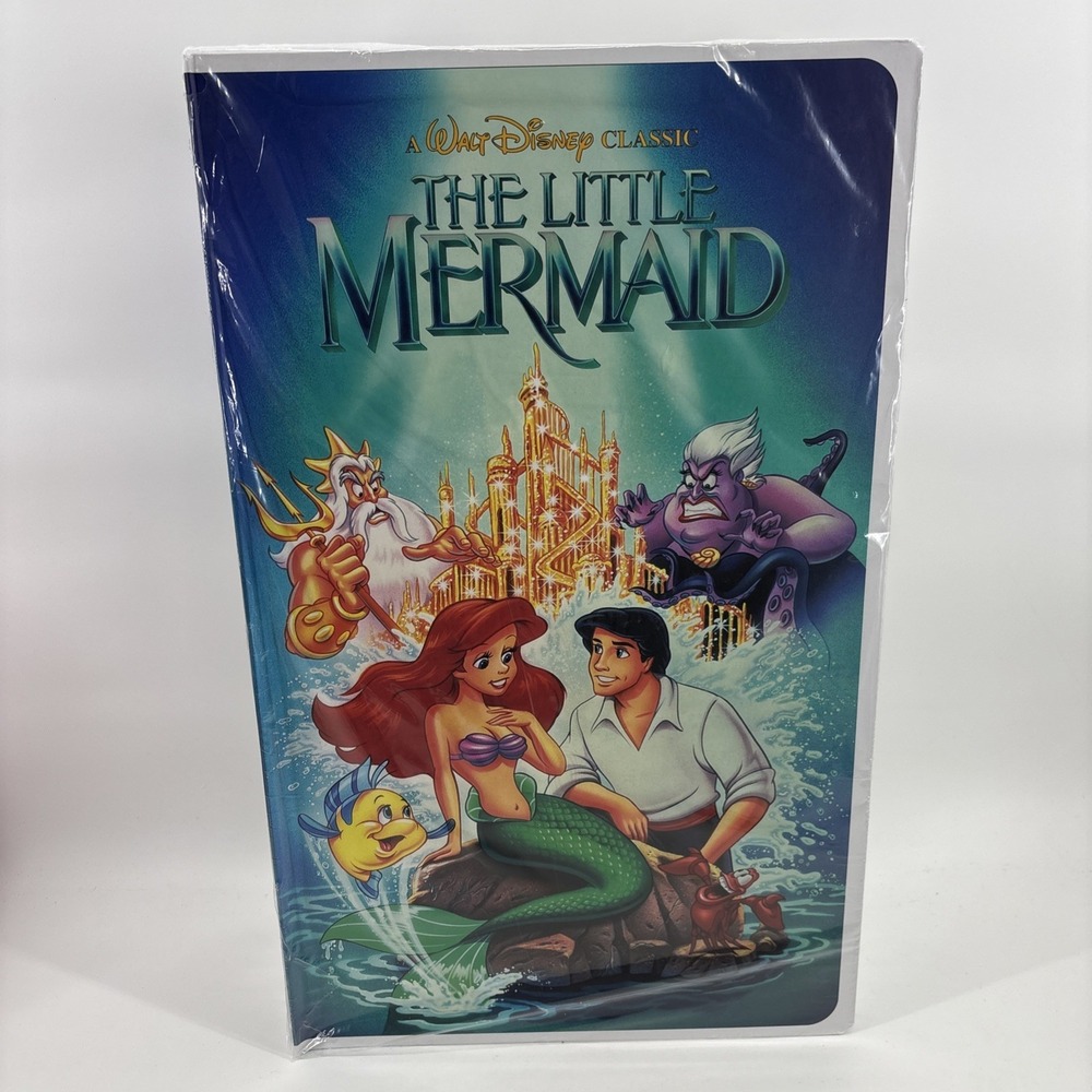 Disney The Little Mermaid Classic VHS Boxed Silk Touch Throw Blanket 50" × 70" - Picture 2 of 8